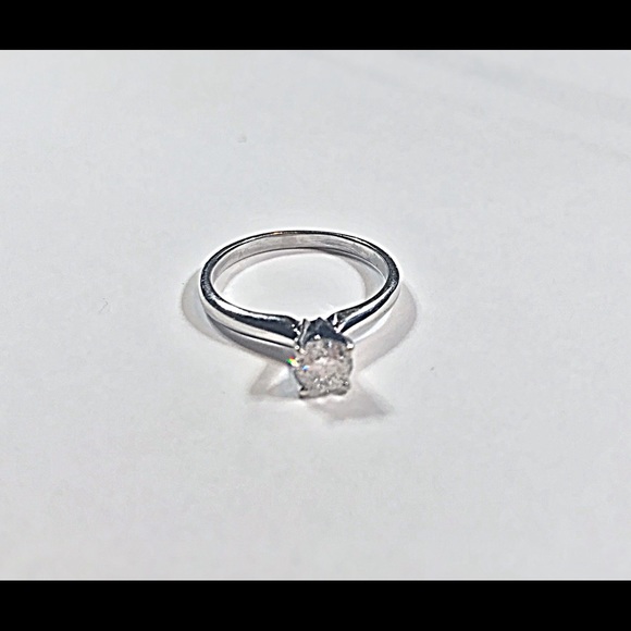 14kt white gold solitaire & Enhancer ring set - Picture 2 of 8